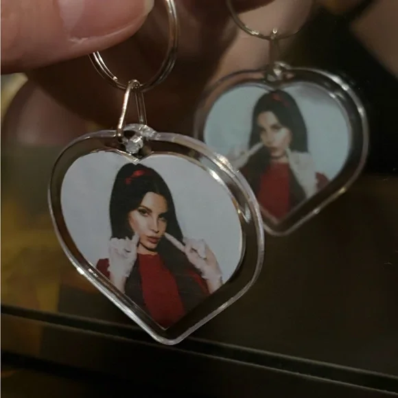 Lana Del Rey Keychain - Picture 3 of 3